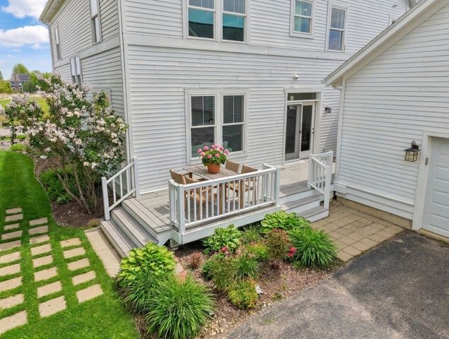 860 Blazing Star Road, Grayslake, IL 60030