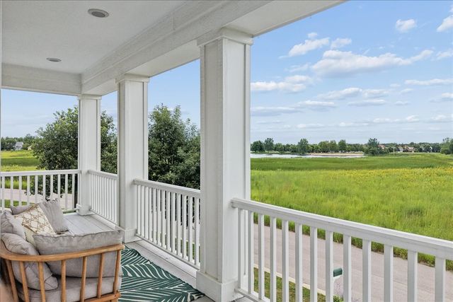 860 Blazing Star Road, Grayslake, IL 60030