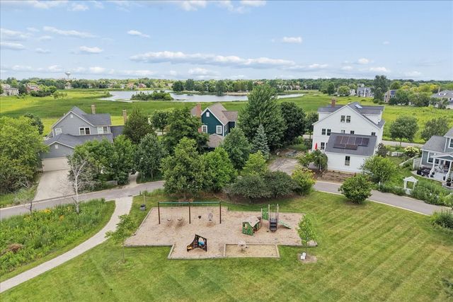 860 Blazing Star Road, Grayslake, IL 60030