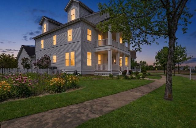860 Blazing Star Road, Grayslake, IL 60030