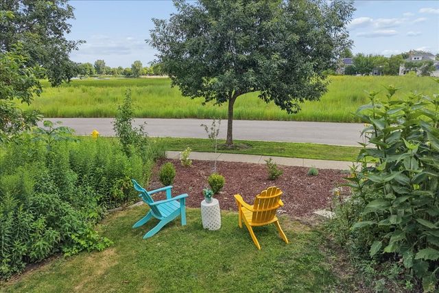 860 Blazing Star Road, Grayslake, IL 60030