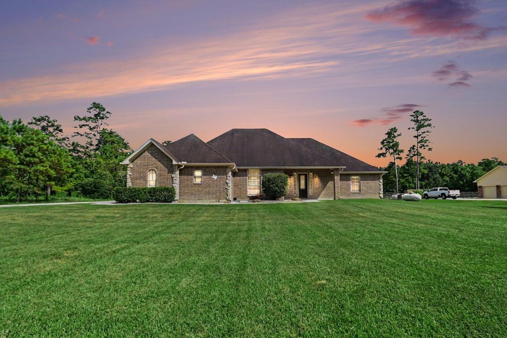 7211 Bayou Timbers Drive, Alvin, TX 77511