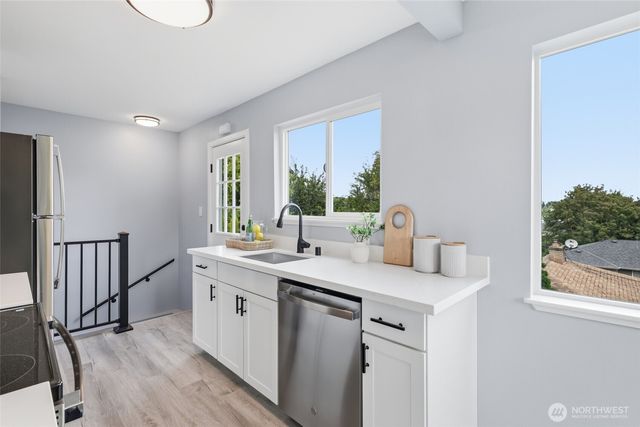 2517 23rd Avenue, Seattle, WA 98144