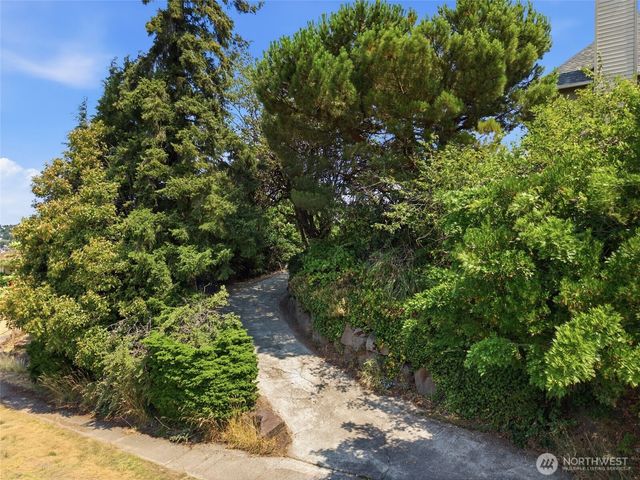 2517 23rd Avenue, Seattle, WA 98144