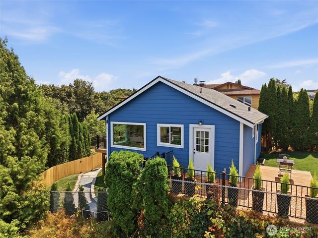 2517 23rd Avenue, Seattle, WA 98144