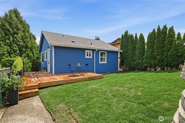 2517 23rd Avenue, Seattle, WA 98144
