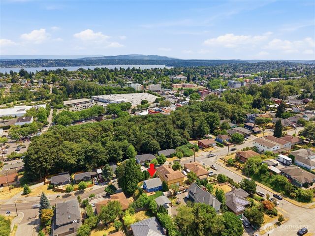 2517 23rd Avenue, Seattle, WA 98144