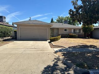 3208 E Acacia Avenue, Fresno, CA 93726