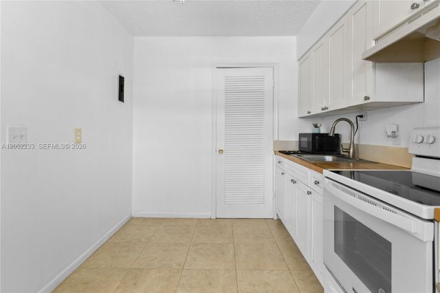 609 NE 6th Ct C, Boynton Beach, FL 33435