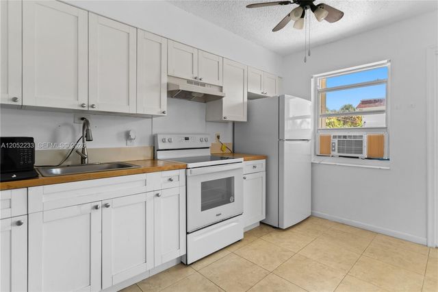 609 NE 6th Ct C, Boynton Beach, FL 33435