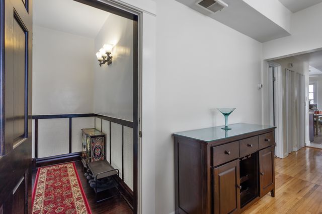 4453 N Kilbourn Avenue, Chicago, IL 60630