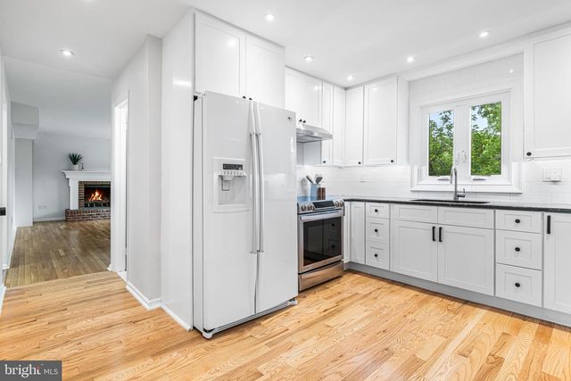 14 BRIGHTON PL, Newtown, PA 18940