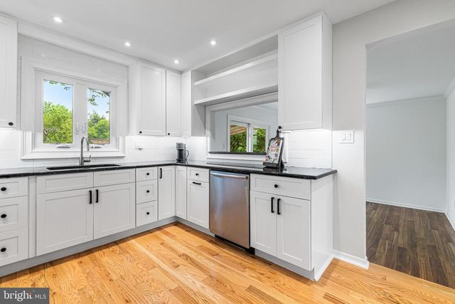14 BRIGHTON PL, Newtown, PA 18940