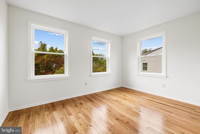 14 BRIGHTON PL, Newtown, PA 18940