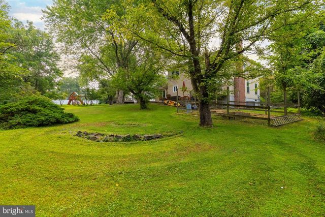 14 BRIGHTON PL, Newtown, PA 18940