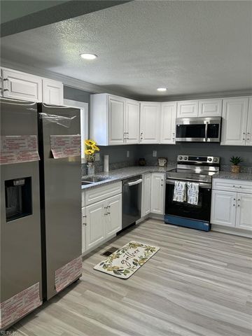 207 S 7th ST, Suffolk, VA 23434