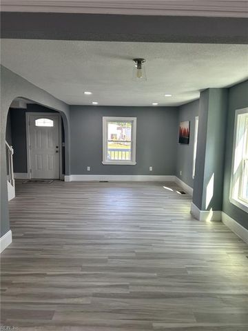 207 S 7th ST, Suffolk, VA 23434