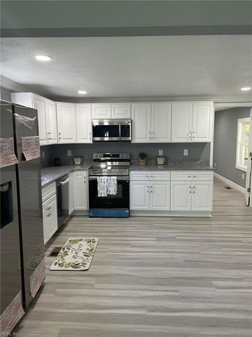 207 S 7th ST, Suffolk, VA 23434