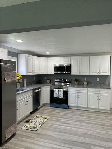 207 S 7th ST, Suffolk, VA 23434