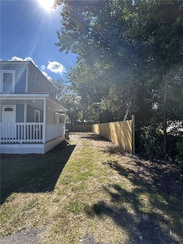 207 S 7th ST, Suffolk, VA 23434