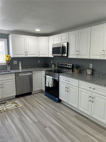 207 S 7th ST, Suffolk, VA 23434