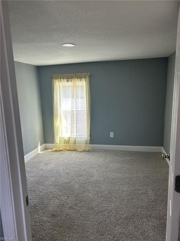 207 S 7th ST, Suffolk, VA 23434