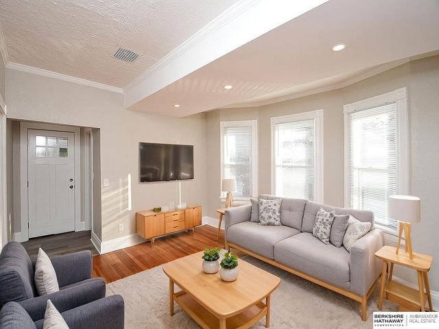 4926 Hamilton Street, Omaha, NE 68132