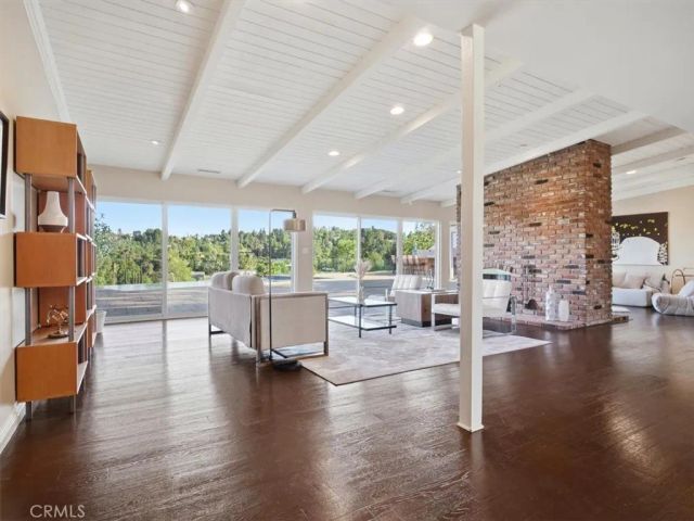 20216 Delita Drive, Woodland Hills, CA 91364