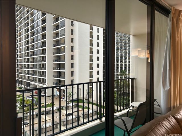 201 Ohua Avenue 912 T-2, Honolulu, HI 96815