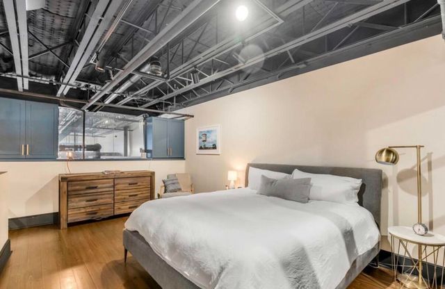 517 King Street Apt 8, Charleston, SC 29403