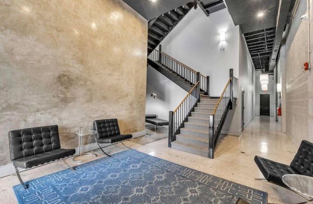 517 King Street Apt 8, Charleston, SC 29403