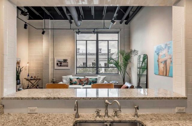 517 King Street Apt 8, Charleston, SC 29403