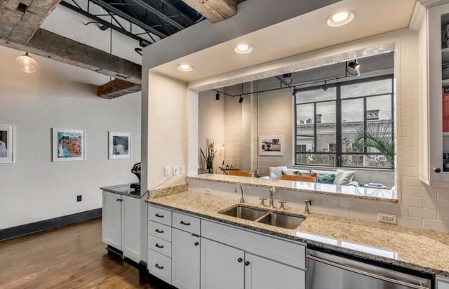 517 King Street Apt 8, Charleston, SC 29403