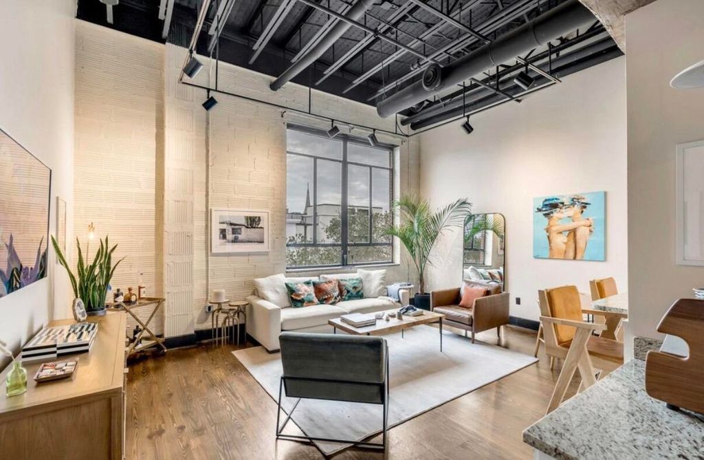 517 King Street Apt 8, Charleston, SC 29403