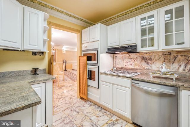 5101 River Rd Apt 715, Bethesda, MD 20816