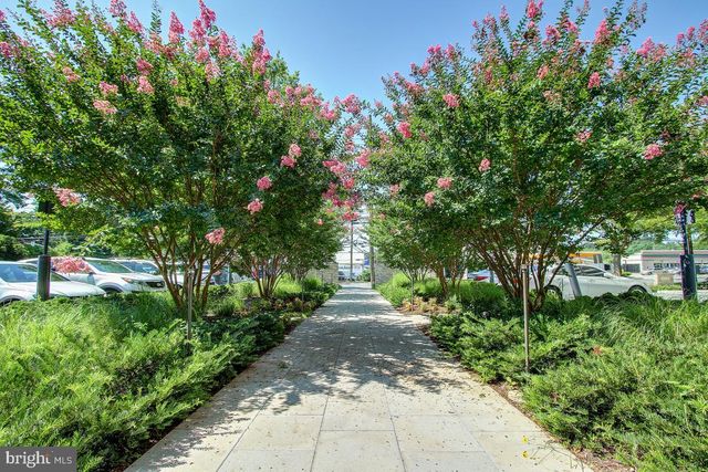 5101 River Rd Apt 715, Bethesda, MD 20816