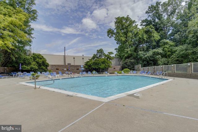 5101 River Rd Apt 715, Bethesda, MD 20816