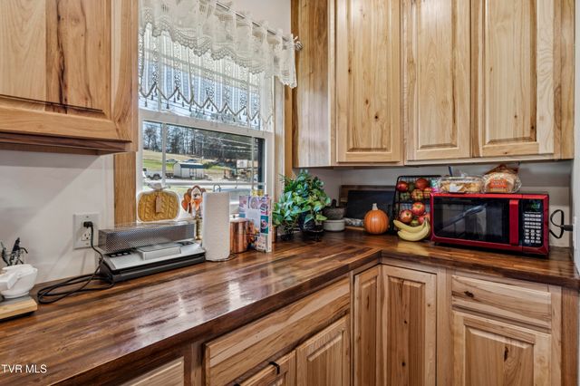 4420 Cherokee Road, Jonesborough, TN 37659