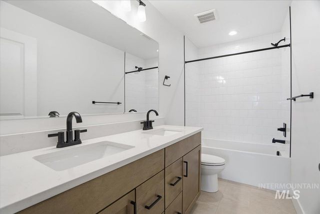 6117 N Torva Ave, Meridian, ID 83646