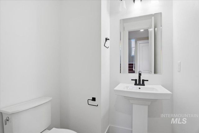 6117 N Torva Ave, Meridian, ID 83646