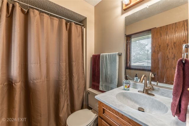 1418 E 13th Street, Norwalk, IA 50211