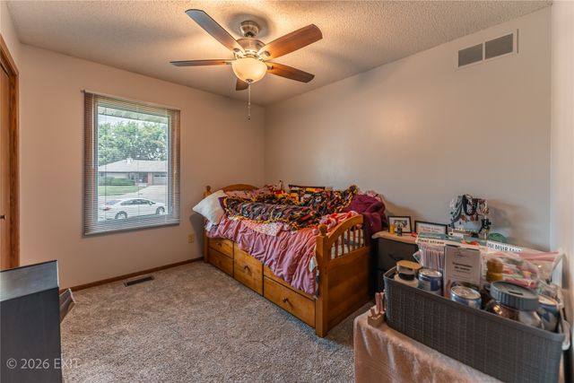1418 E 13th Street, Norwalk, IA 50211