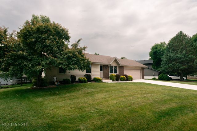 1418 E 13th Street, Norwalk, IA 50211
