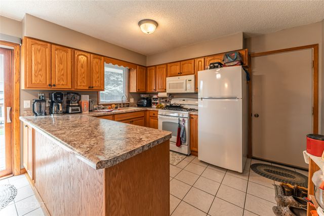1418 E 13th Street, Norwalk, IA 50211