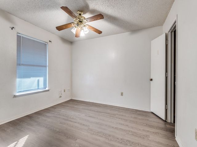 1228 English Street, Irving, TX 75061