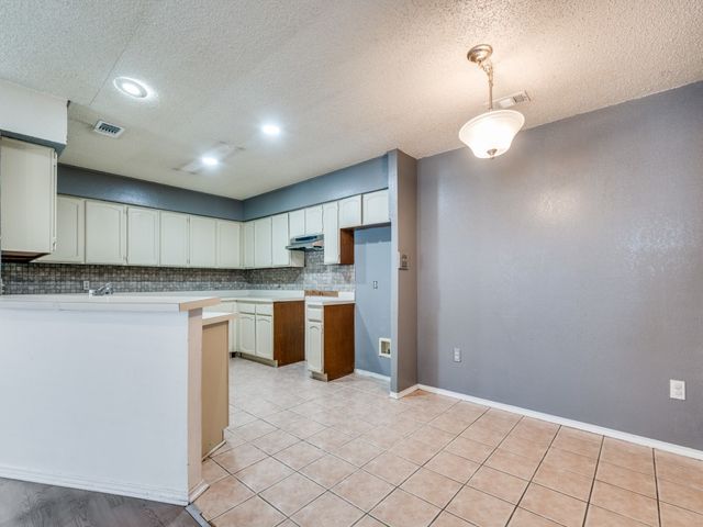 1228 English Street, Irving, TX 75061