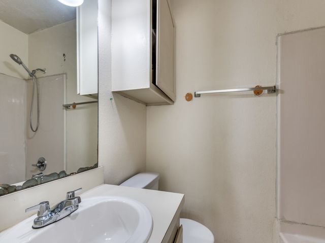 1228 English Street, Irving, TX 75061