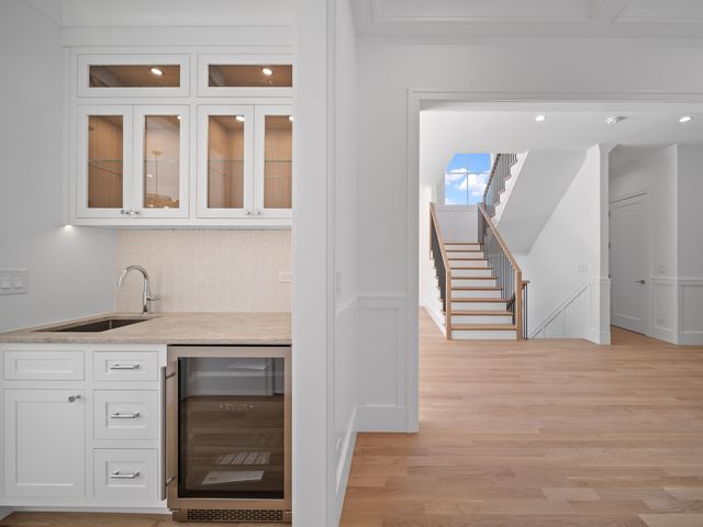 2009 Robincrest Lane, Glenview, IL 60025