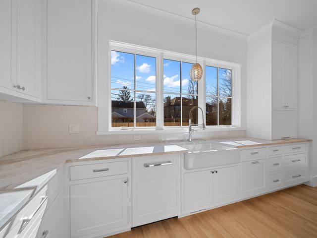 2009 Robincrest Lane, Glenview, IL 60025