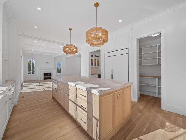 2009 Robincrest Lane, Glenview, IL 60025